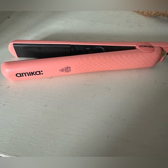 amika Other - Amika Hair Straightener